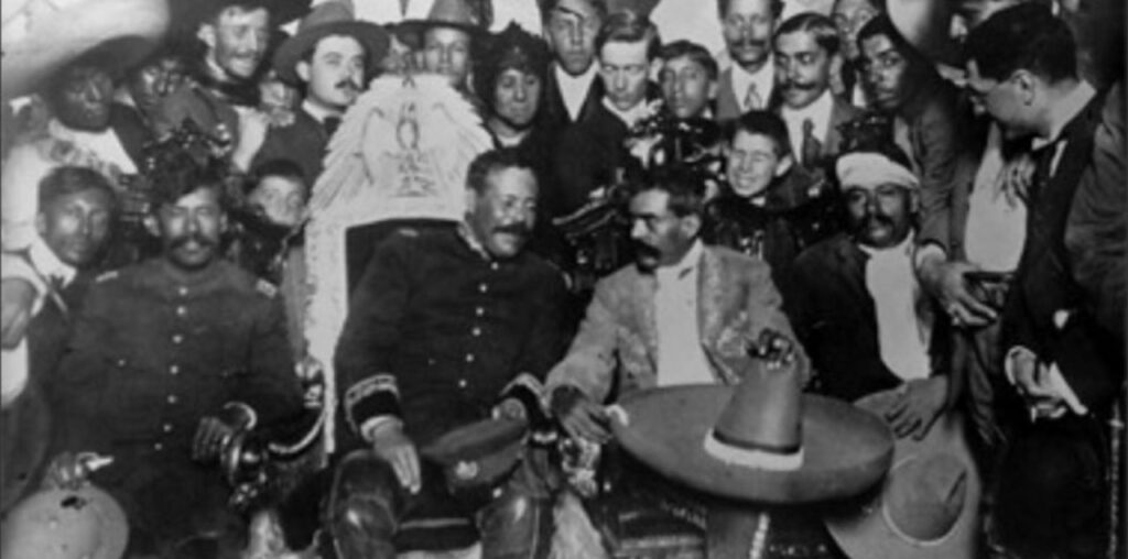 De acuerdo a la historia, la Revolución Mexicana fue un conflicto armado que inició el 20 de noviembre de 1910.