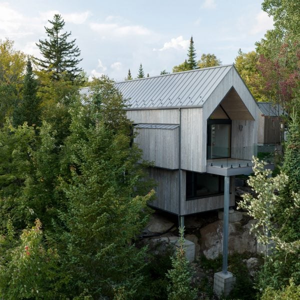 Robitaille Curtis perches slender house above Quebec lake