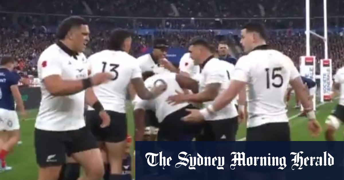 Rookie scores stunning All Blacks try