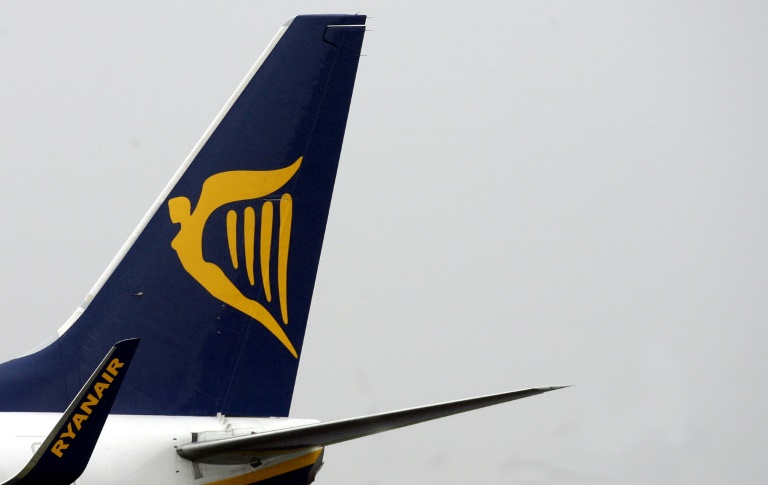 Ryanair threatens to drop 10 French airports over tax hike