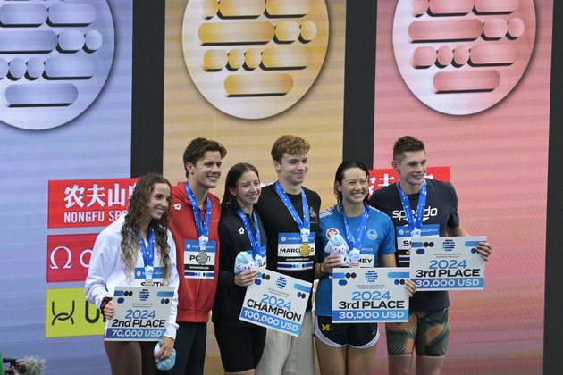 (SP)SINGAPORE-SWIMMING-WORLD CUP-AWARDING CEREMONY