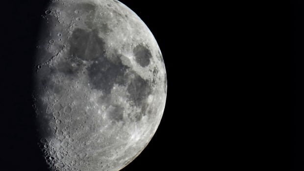 Samples from far side of the moon show history of ancient volcanoes | CBC News