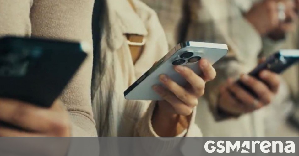 Samsung’s latest ad tells you to do your own thing instead of being an iSheep