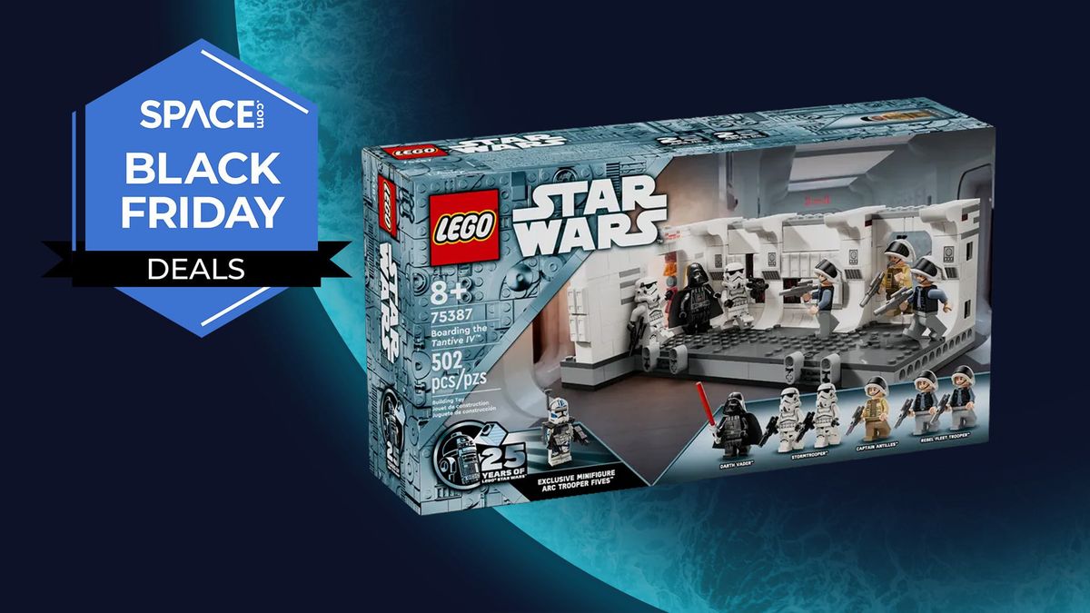 Save over 20% on this Lego Star Wars: Boarding the Tantive IV set