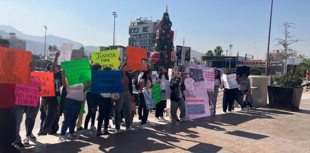 Protesta por muerte de  Bayron Alberto  (EL SIGLO DE TORREÓN)