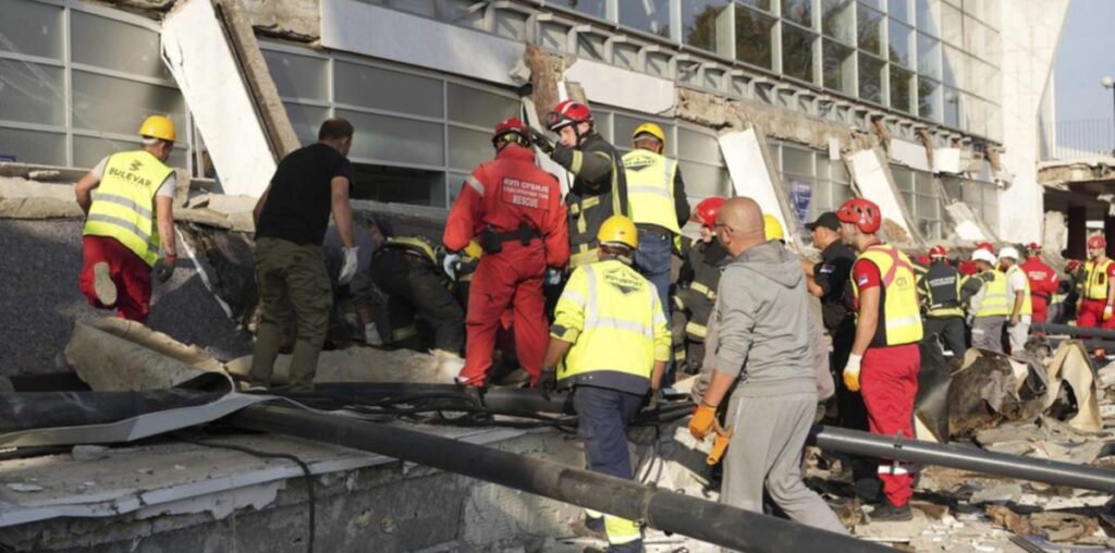 Serbia arrests 11 over railway station roof collapse