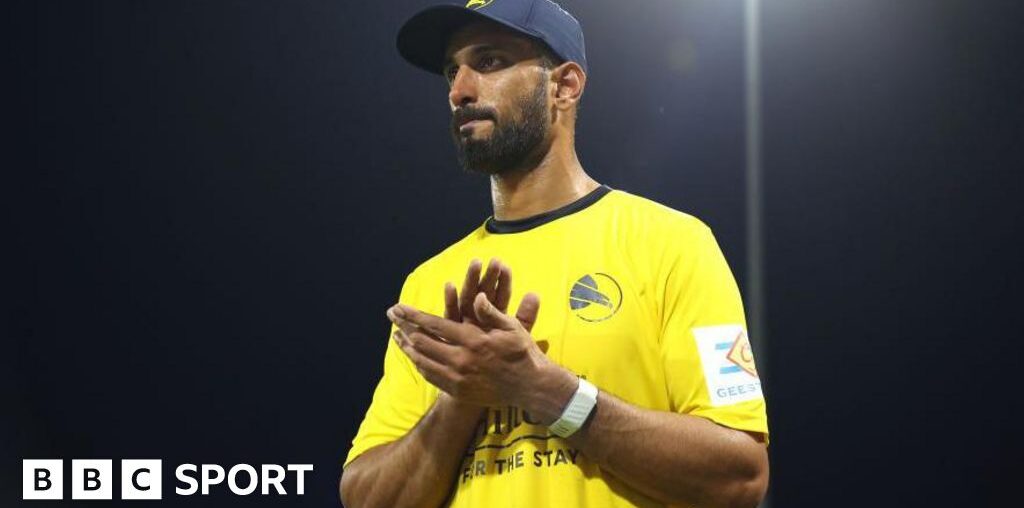 Shan Masood: New signing helps Hampshire win Global Super League opener