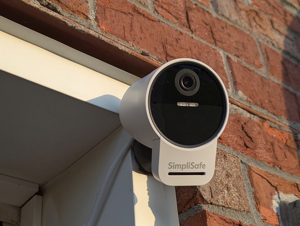 Simplisafe Outdoor Camera Series 2 with Active Guard Review