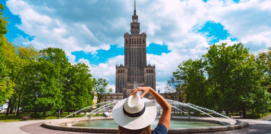 Śmieci nie walają się po ulicach, ludzie ubierają się ze smakiem. Brytyjczycy zachwyceni Polską