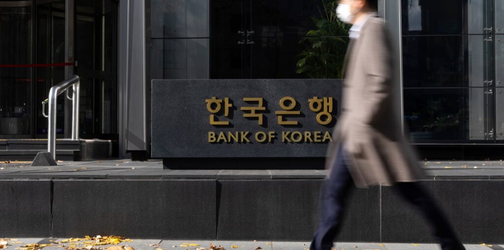 South Korea unexpectedly reduces benchmark lending rates in first back-to-back cuts since 2009