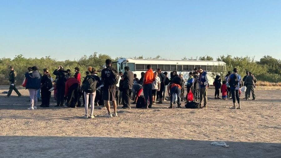 Southern border towns brace for migrant influx