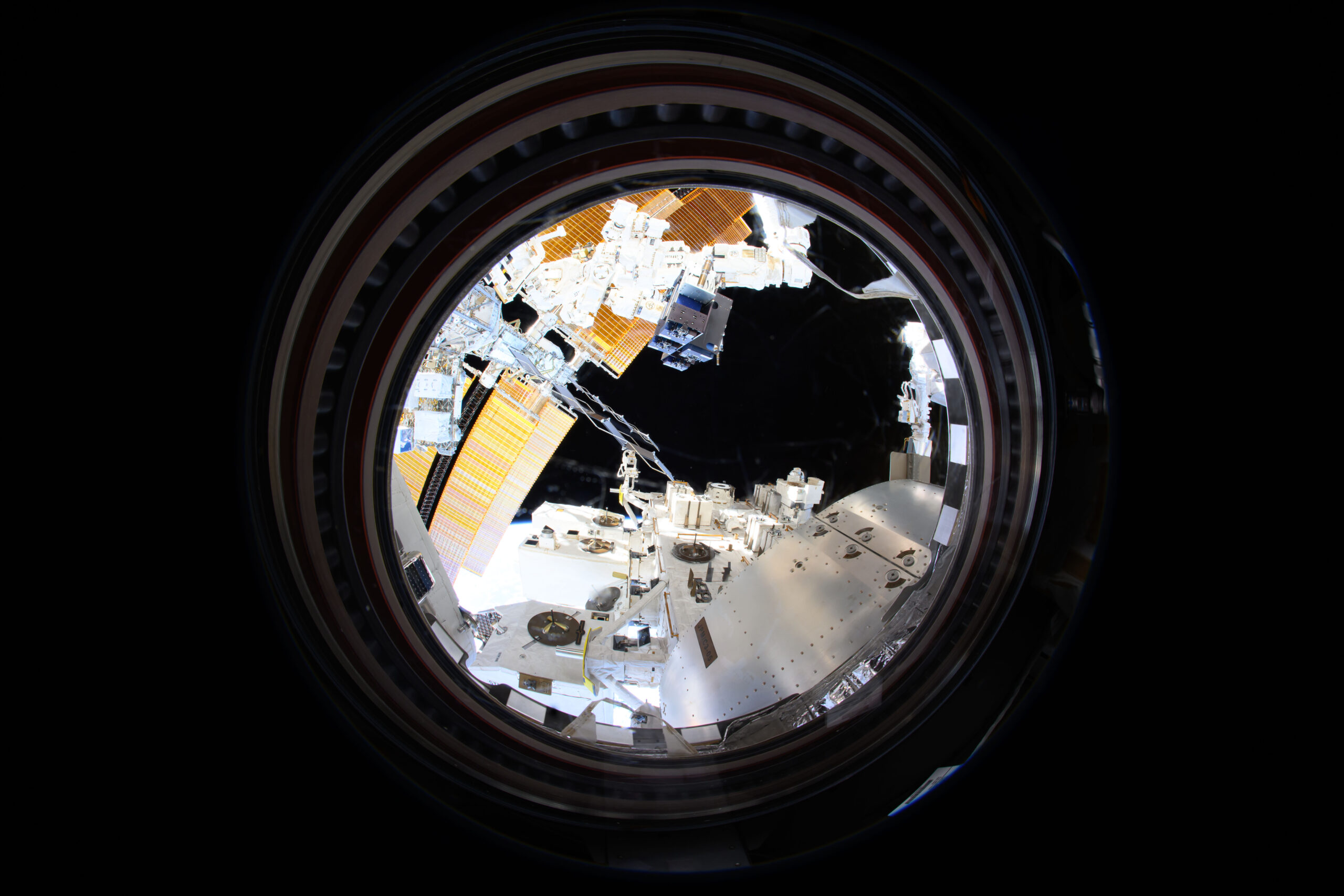 Space Station Research Tests Performance of Self-Healing Quantum Technology  – NASA