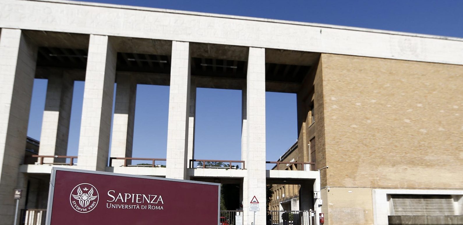 Studentesse molestate dopo l’esame di ostetricia: ex professore della Sapienza condannato a 3 anni