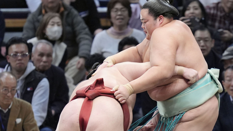 Sumo: Hoshoryu, Kotozakura win big to continue 2-way title race