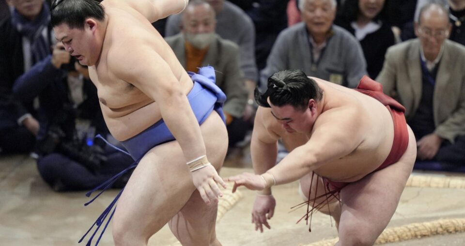 Sumo: Takanosho beats new ozeki Onosato to stay in 3-way title race