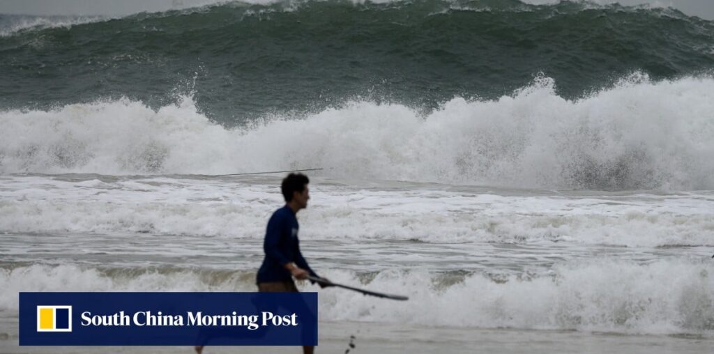 Super Typhoon Yinxing: Hong Kong to issue T3 signal between 3pm and 6pm