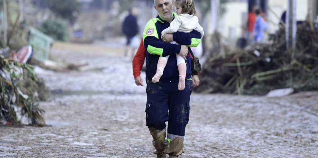 Taoiseach offers Ireland’s help to Spain in wake of fatal flooding | BreakingNews.ie