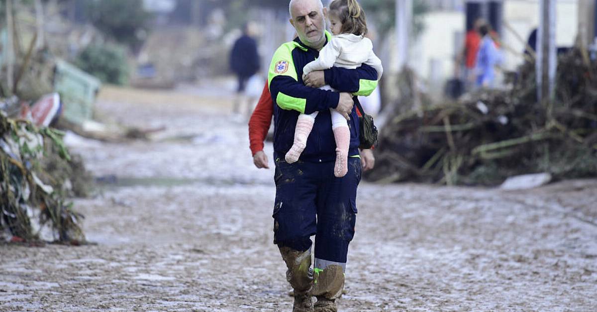 Taoiseach offers Ireland’s help to Spain in wake of fatal flooding | BreakingNews.ie