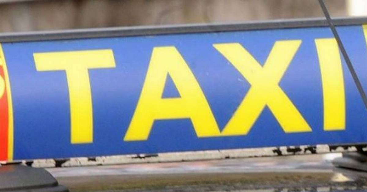 Taxi driver dislocated a man’s shoulder after he clamped his car | BreakingNews.ie