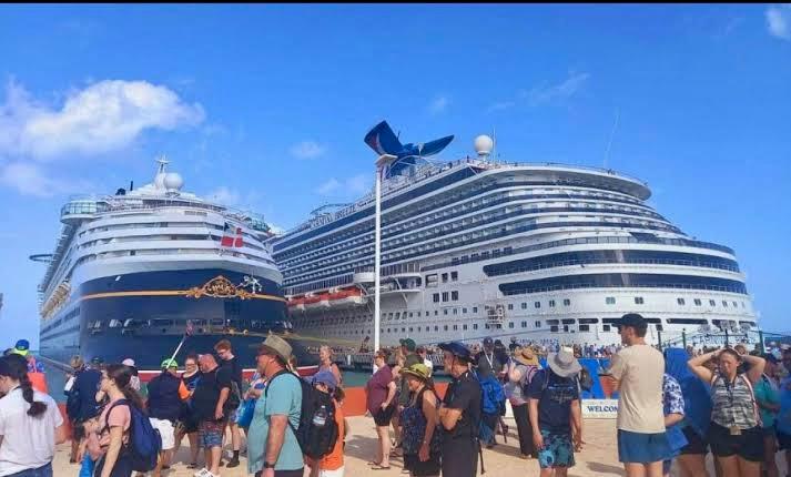 The arrival of a cruise ship takes Progreso by surprise – The Yucatan Times