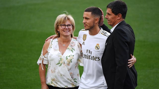 [Thierry Hazard] (Eden Hazard father) : "Today he’s really happy […] he can smoke a cigarette if he feels like it or even…eat a hamburger"