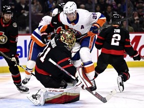 Tim Stutzle takes puck to face, Ottawa Senators fall to Islanders