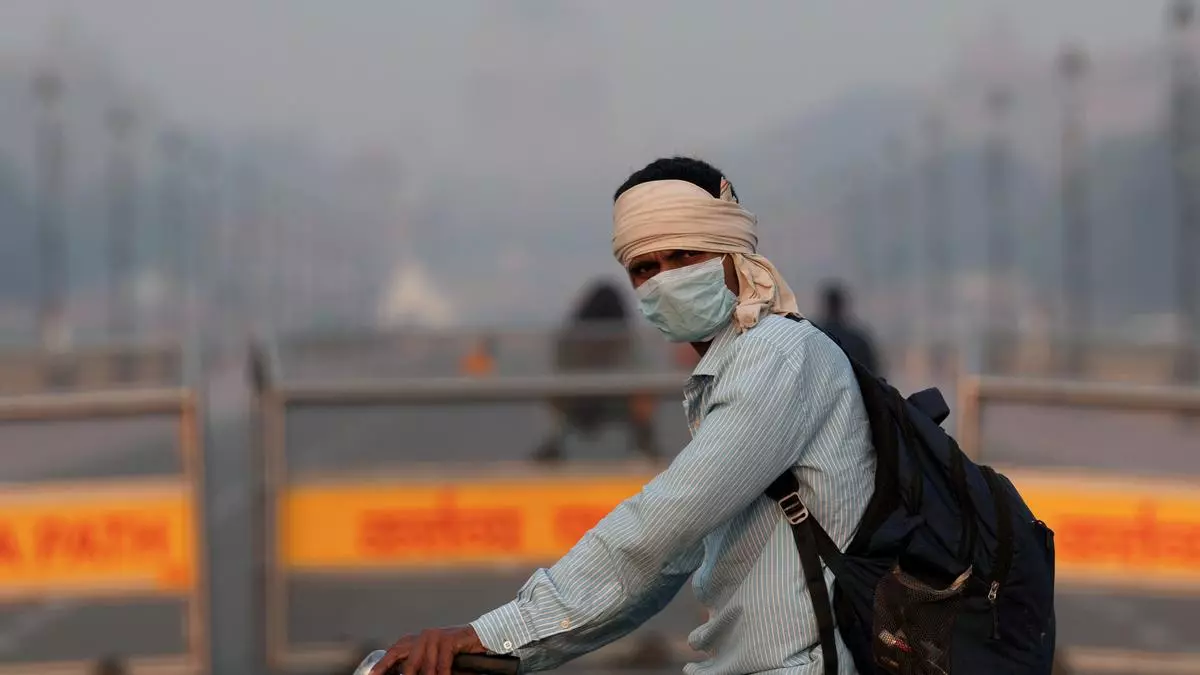 Toxic air chokes urban India 