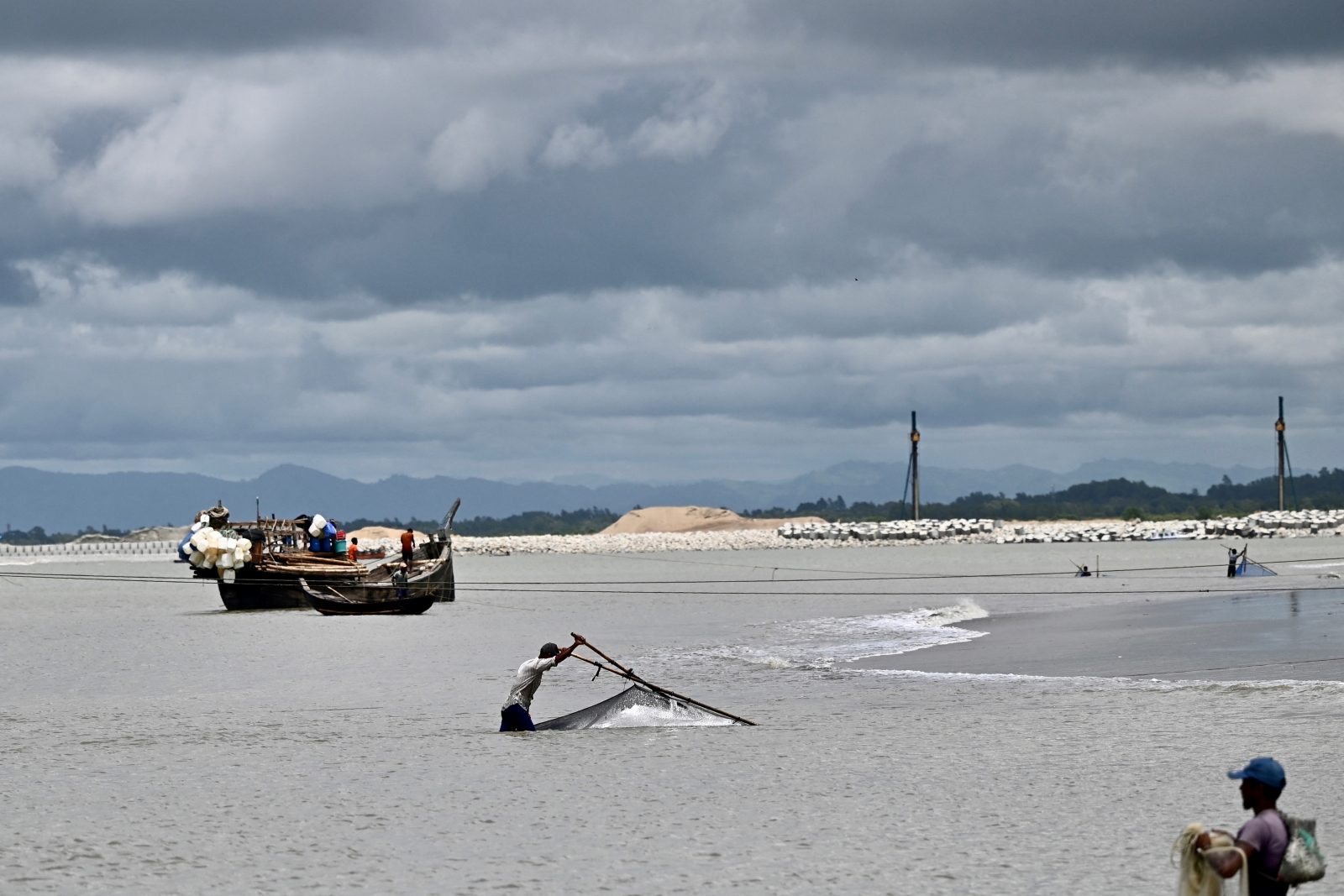 Troubled waters: Bangladeshi fishermen rocked by Rakhine war