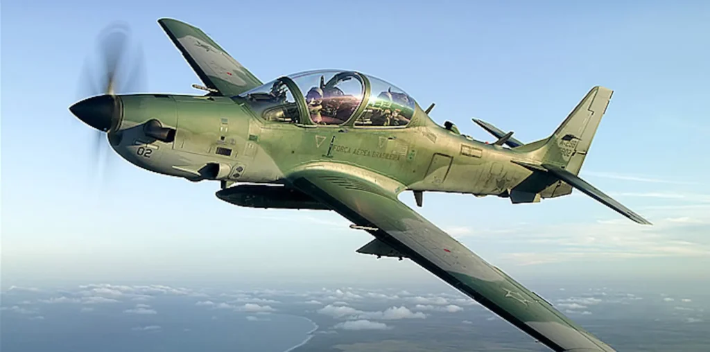 Two Accidents in Nine Days Prompt Brazilian Air Force Review. (Photo Internet reproduction)