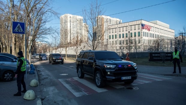 U.S. shuts Kyiv embassy during threat of ‘potential significant air attack’ | CBC News