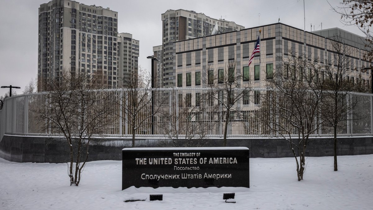 U.S. shuts Kyiv embassy over ‘significant air attack’ threat