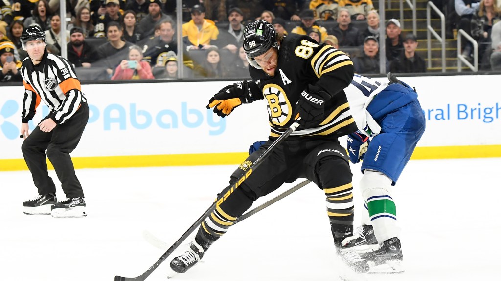 Vancouver Canucks at Boston Bruins odds, picks and predictions