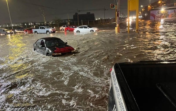 Video: Así rescata Seguridad Vial a conductores atrapados en lagunas