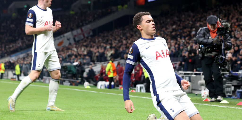 epa11746457 Brennan Johnson (R) of Tottenham celebrates after scoring his team