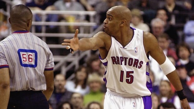 Vince Carter welcomed home to Toronto as Raptors set to retire former star’s number | CBC News