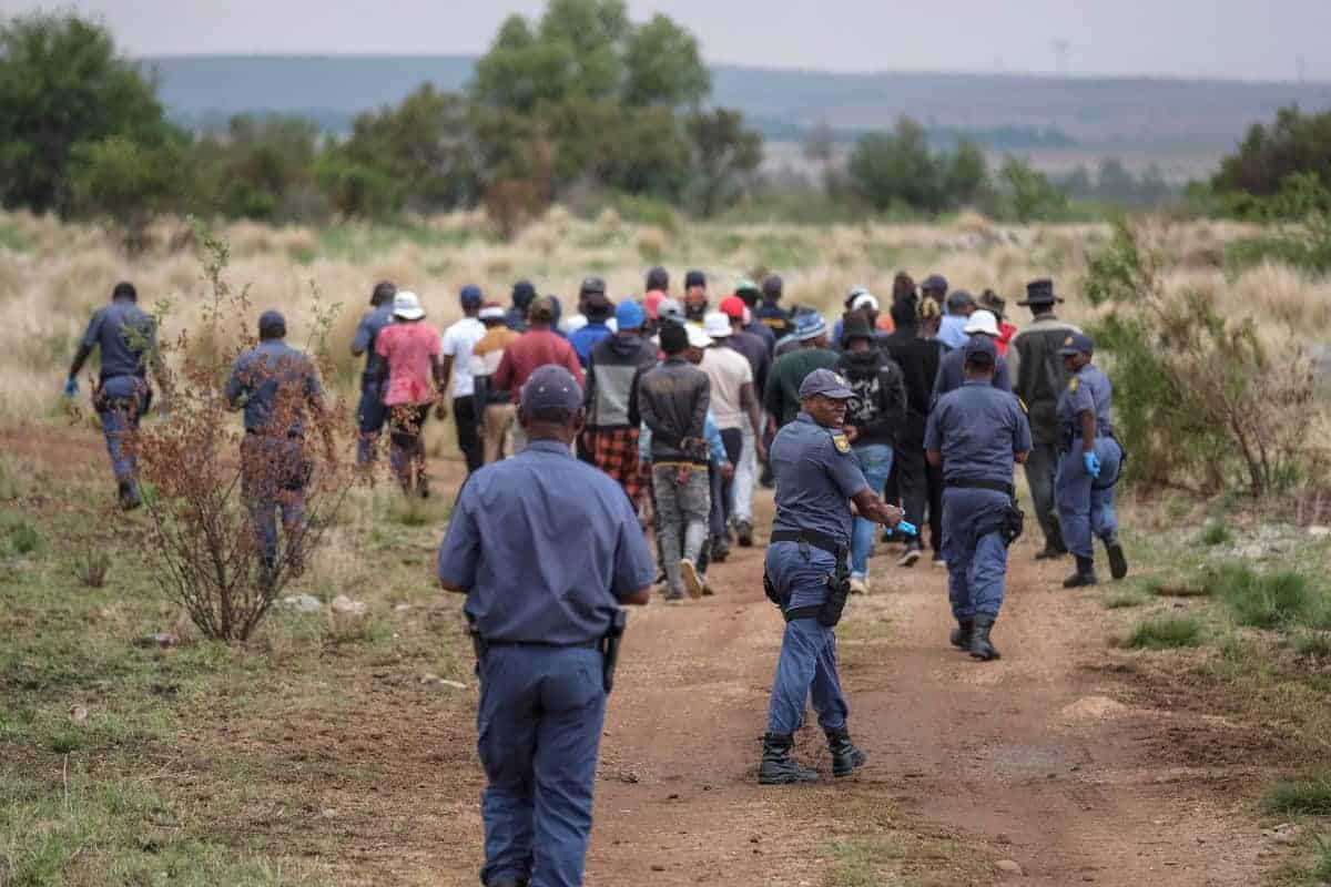 ‘We are rescuing criminals’: Authorities mum on plan to rescue illegal miners in Stilfontein | The Citizen