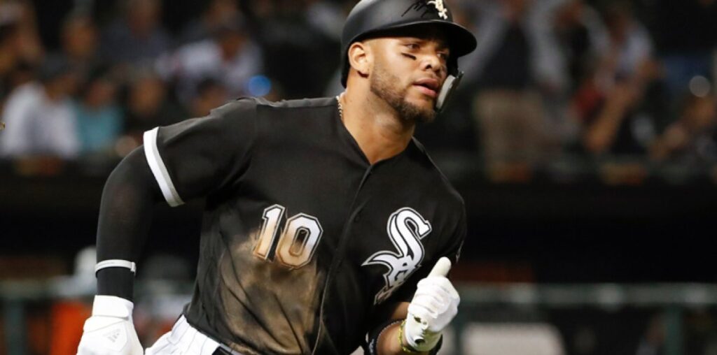 White Sox decline $25M option for Yoán Moncada, making him a free agent