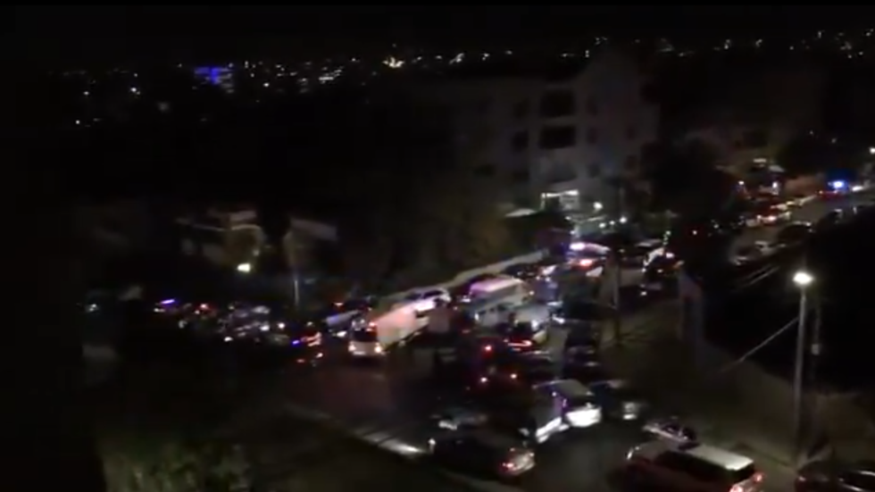 https://www.rt.com/news/608116-jordan-israel-embassy-shooting/Deadly gunfight erupts near Israeli Embassy in Jordan (VIDEO)