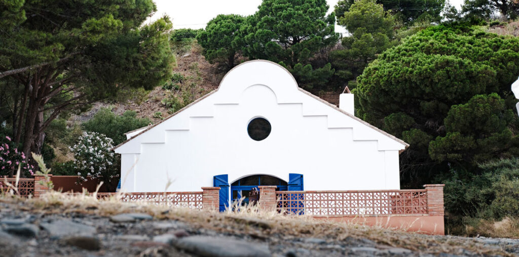 ros + falguera restores sardine salting facility into residence employing local catalan stone