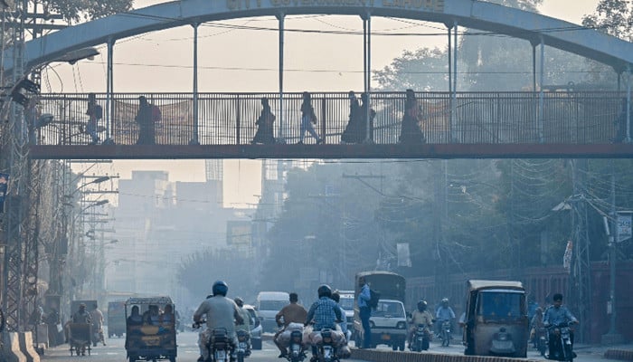 حکومتی اقدامات کے باوجود لاہور میں اسموگ کی صورتحال برقرار