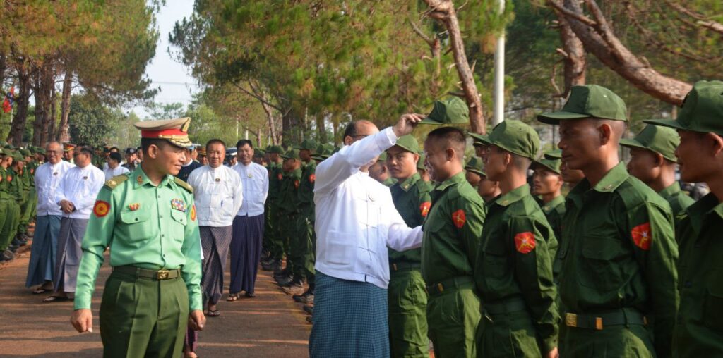 ပဲခူးတွင်လမ်းသွားလမ်းလာများကို စစ်တပ်ကဖမ်းကာစစ်သင်တန်းပို့ - Myanmar Now