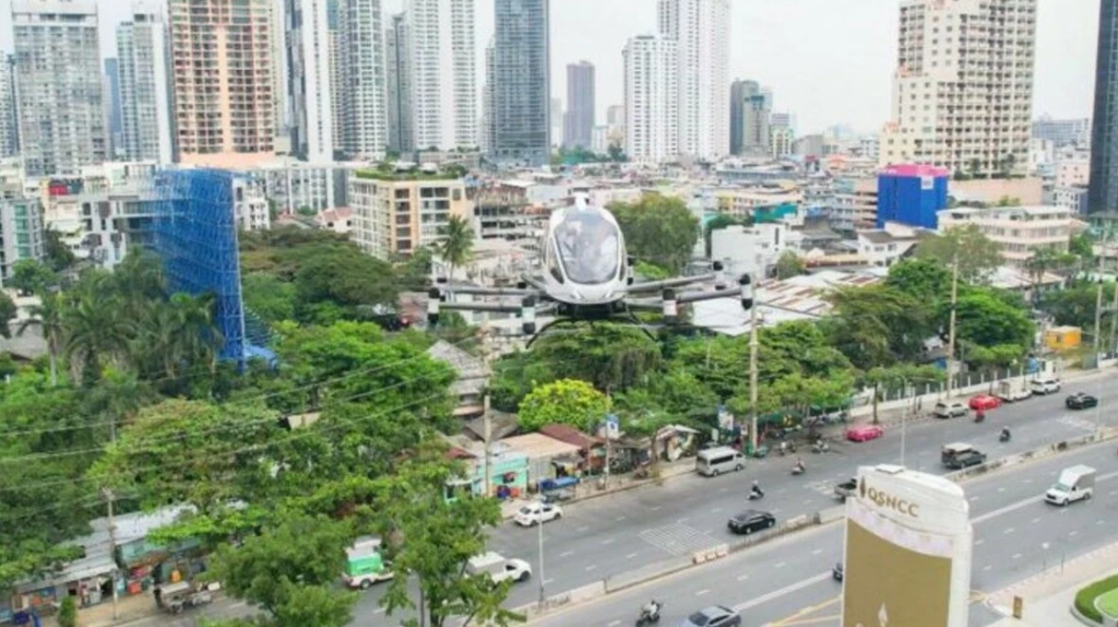 ဘန်ကောက်မှာ မောင်းသူမဲ့ လေယာဉ် တက္ကစီ ပထမဆုံး အကြိမ် ပျံသန်း – MyTech Myanmar