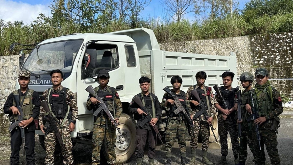 မင်းတပ်နဲ့ ဖလမ်းမြို့တိုက်ပွဲများ ၁၁ ရက်ကြာရှည်လာ