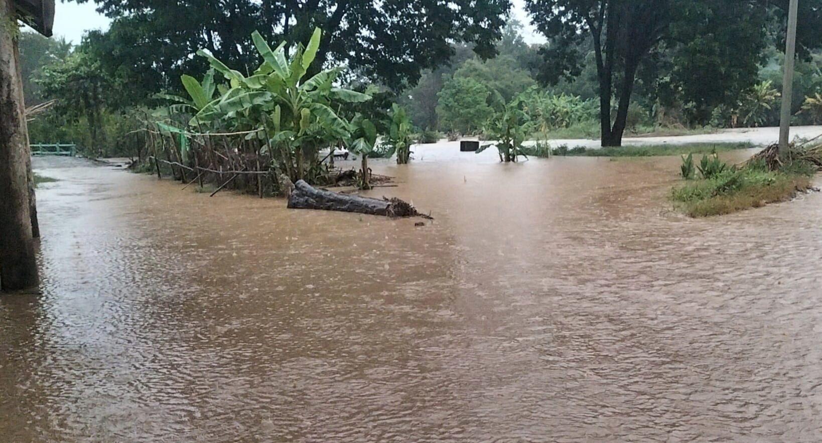 မိုးအဆက်မပြတ် ရွာသွန်းမှုကြောင့် မောက်မယ်မြို့ ရေကြီးရေလျှံဖြစ် – သျှမ်းသံတော်ဆင့်